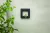 FRAME BIRD FEEDER  fekete 21x21xm-es fém falra szerelhető madáretető