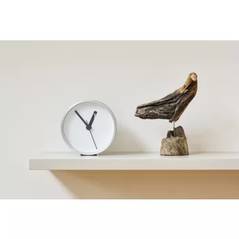   EXTRA NORMAL CLOCK fehér 13 cm átmérőjű aluminium hangtalan fali vagy asztali óra