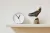 EXTRA NORMAL CLOCK fehér 13 cm átmérőjű aluminium hangtalan fali vagy asztali óra