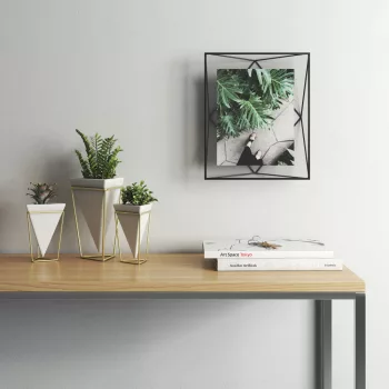 UMBRA PRISMA 313018-040 Fekete térhatású fali és asztali 3d képkeret