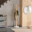 UMBRA FLAPPER 320361-668 természetes fa-fehér modern fa álló fogas behajtható akasztókkal